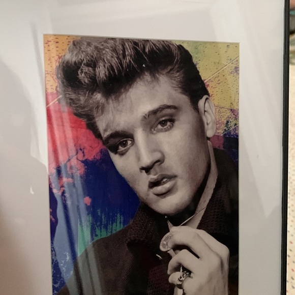 Original art Photo print of Elvis Presley Holding medallion - Picture 4 of 6